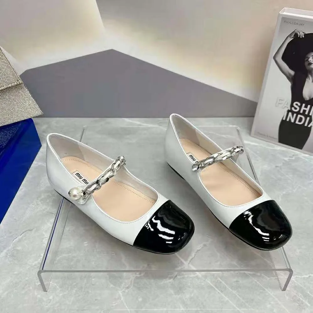 Miu Miu Patent Leather Ballerinas for Women in White Miu Miu Patent Leather Ballerinas for Women in White