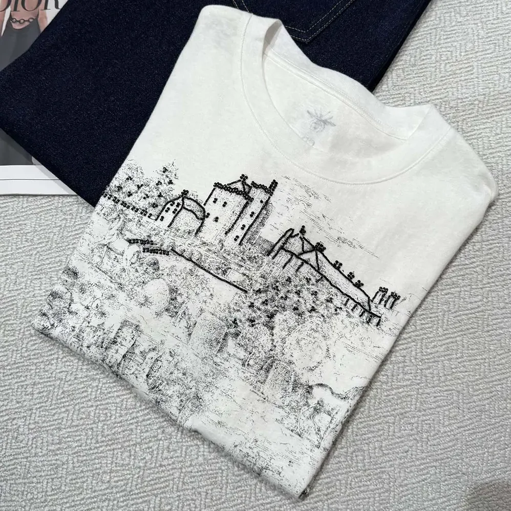 Dior T-Shirt White Cotton and Linen Jersey with Black Toile de Jouy Scotland Motif for Women Dior T-Shirt White Cotton and Linen Jersey with Black Toile de Jouy Scotland Motif for Women