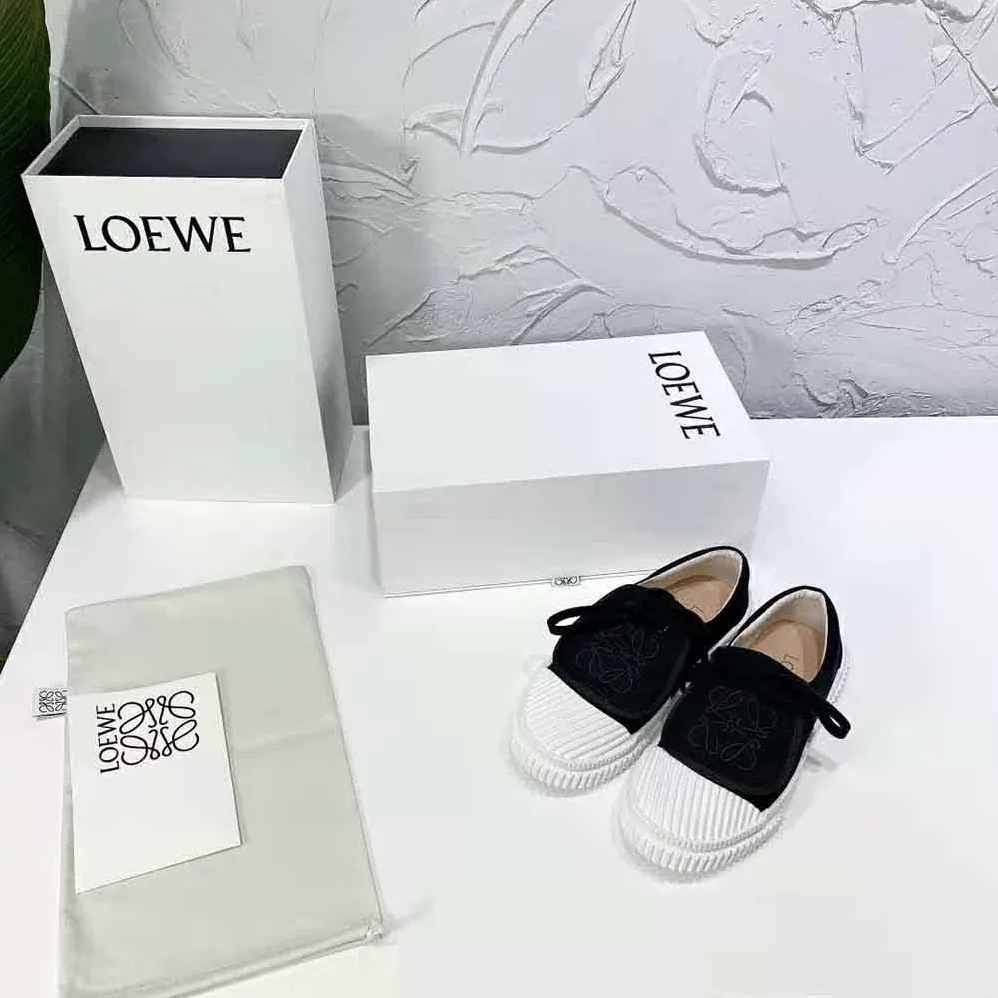 Loewe Anagram Flap Sneaker in Canvas for Women in Black