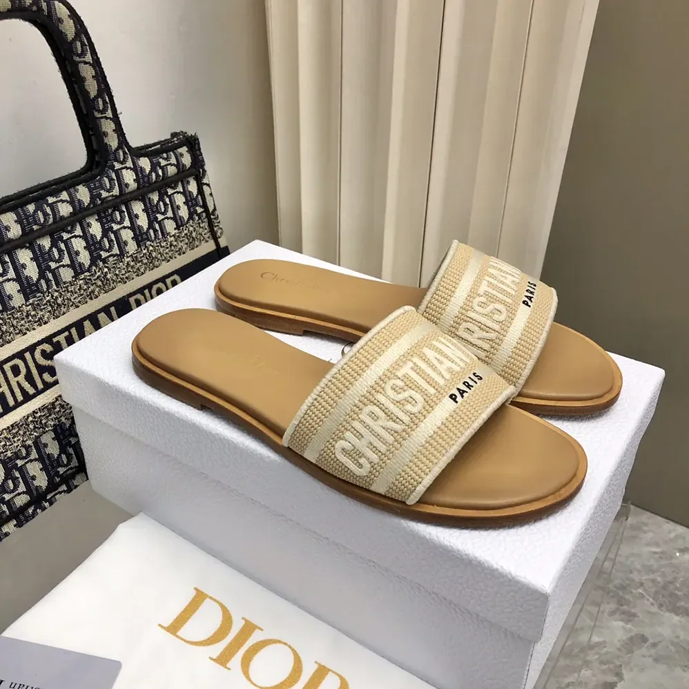 Dior Dioriviera Dway Slide Natural Raffia and White Embroidered Cotton for Women Dior Dioriviera Dway Slide Natural Raffia and White Embroidered Cotton for Women