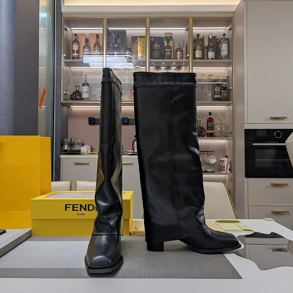 Fendi Show Black Leather Hhigh for Women in heeled Boots Fendi Show Black Leather Hhigh for Women in heeled Boots