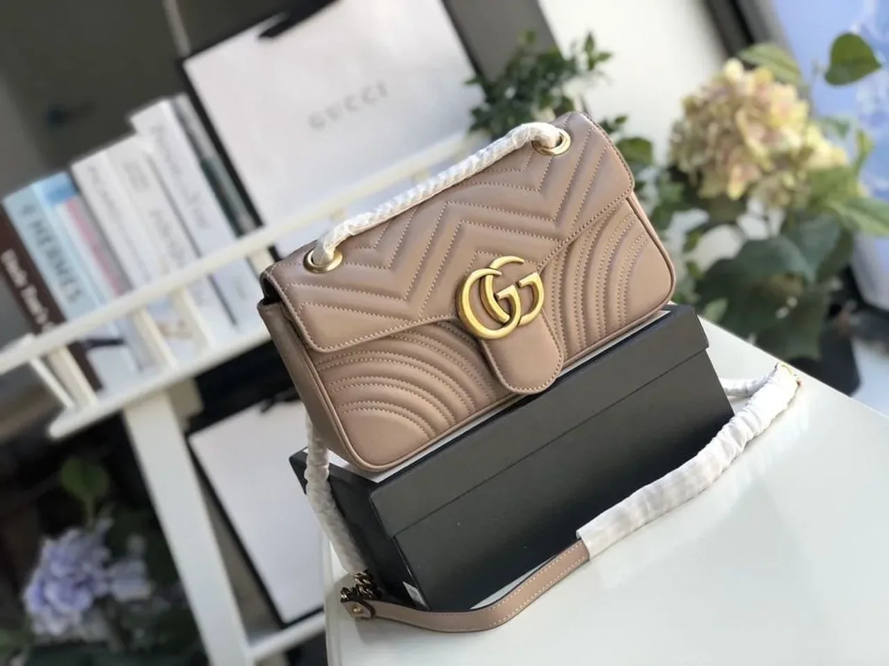 Gucci GG Marmont Matelassé Shoulder Bag Dusty Pink Matelassé Chevron /