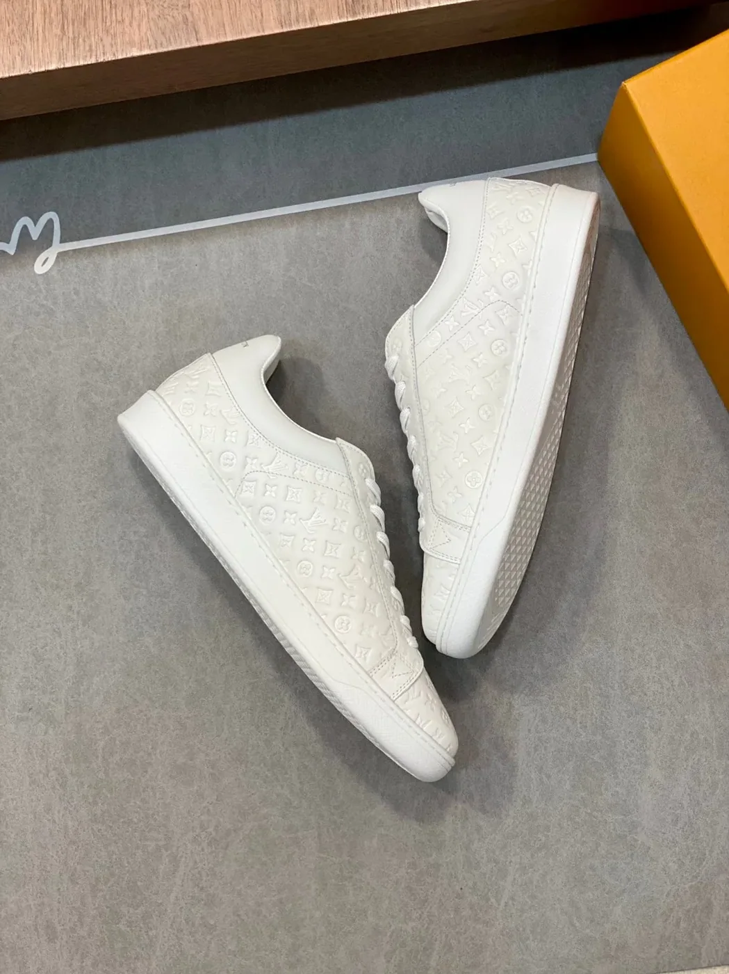 Louis Vuitton Rivoli Sneaker White 1AARI6 Louis Vuitton Rivoli Sneaker White 1AARI6