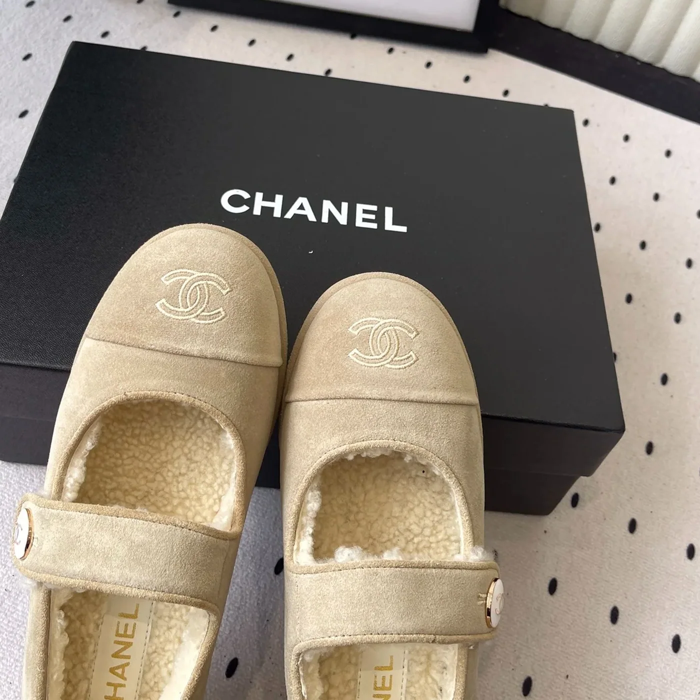 Chanel Mary Jane Flats Beige Suede Shearling Chanel Mary Jane Flats Beige Suede Shearling