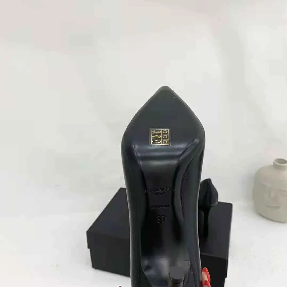 Saint Laurent YSL Anja Escarpin Pump in Smooth Leather for Women