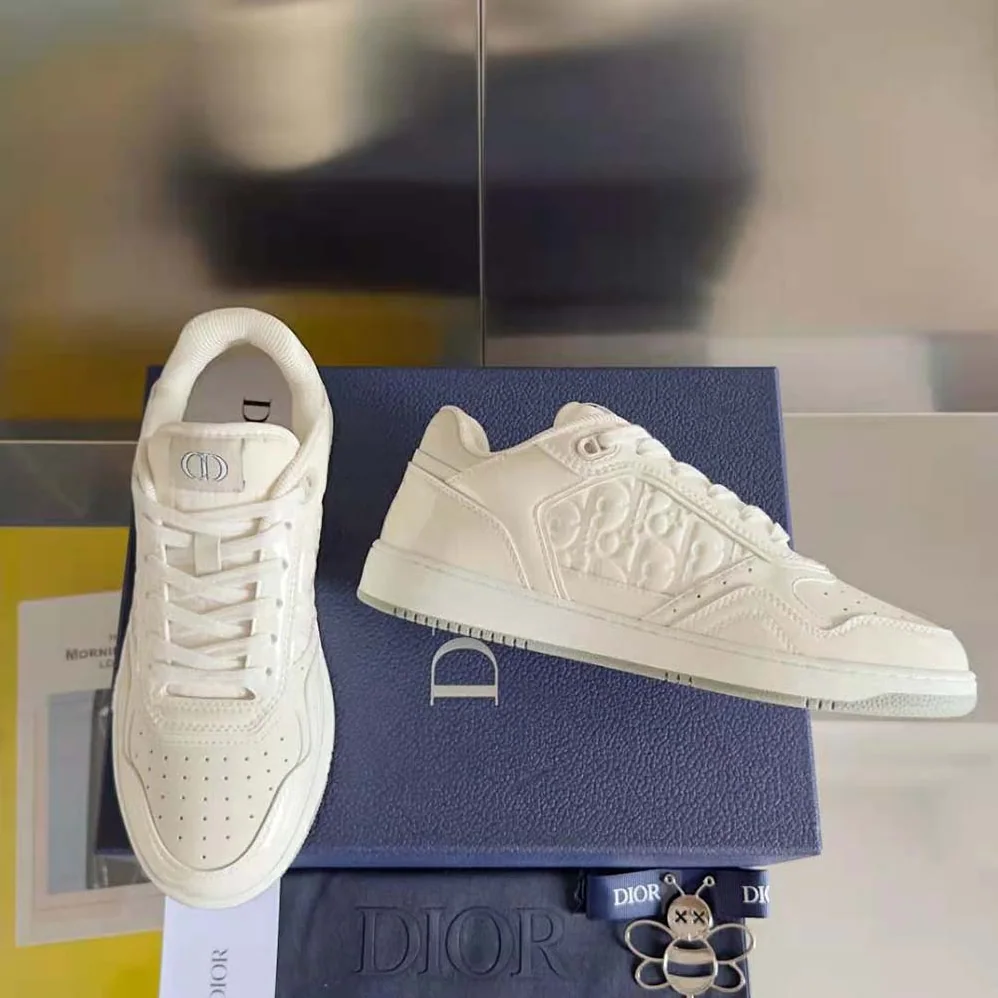Dior B27 Low-top Sneaker Cream Patent Calfskin and Dior Oblique Gravity Leather for Men
