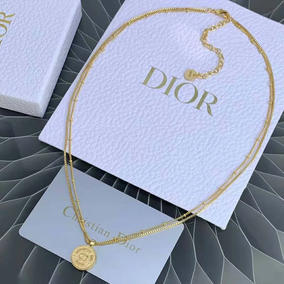 Dior 30 Montaigne Necklace Gold for Women in Finish Metal Dior 30 Montaigne Necklace Gold for Women in Finish Metal