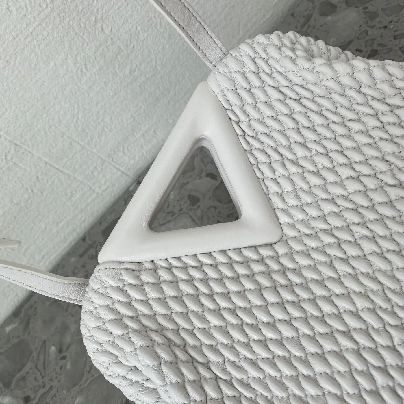 Bottega Veneta Point Chalk Bottega Veneta Point Chalk