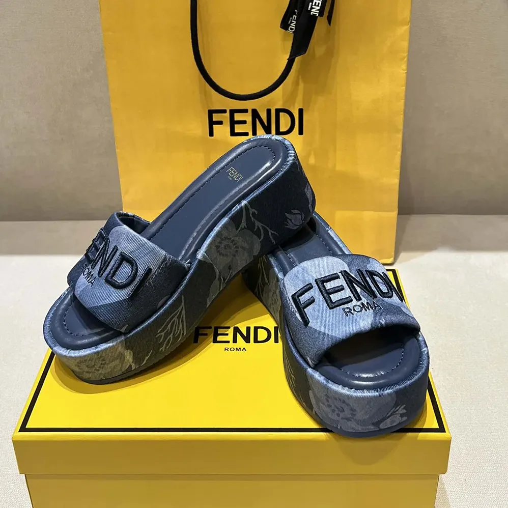 Fendi Sunshine Blue Denim Flatform Slides for Women Fendi Sunshine Blue Denim Flatform Slides for Women