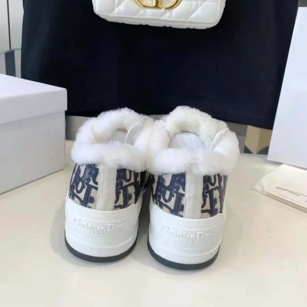 Dior Walk'n'dior Platform Sneaker Deep Blue Dior Oblique Embroidered Cotton and White Shearling for Women Dior Walk'n'dior Platform Sneaker Deep Blue Dior Oblique Embroidered Cotton and White Shearling for Women