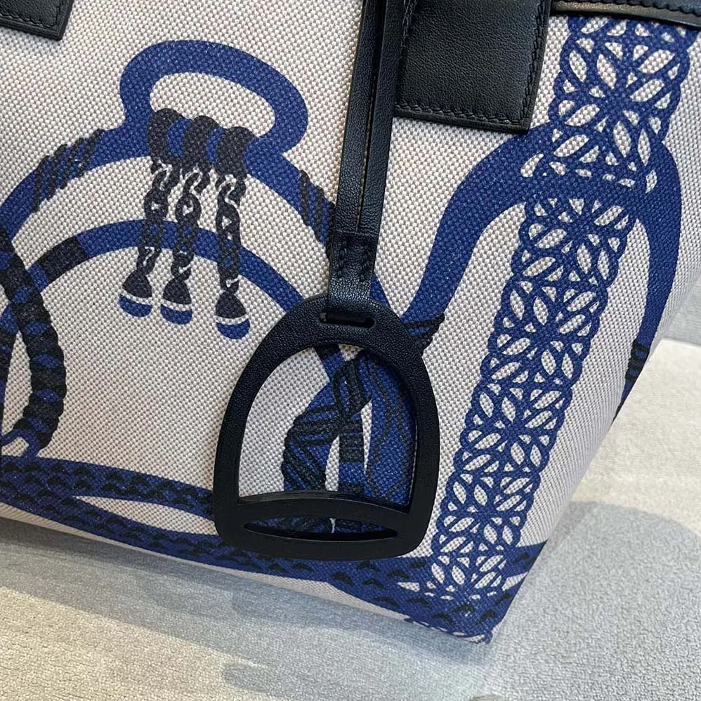 Hermes Steeple 25 Ecru Tote Bag for Unisex in Blue Hermes Steeple 25 Ecru Tote Bag for Unisex in Blue