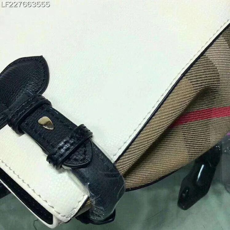 Burberry Small Banner Bag in Leather and House Check in White Burberry Small Banner Bag in Leather and House Check in White