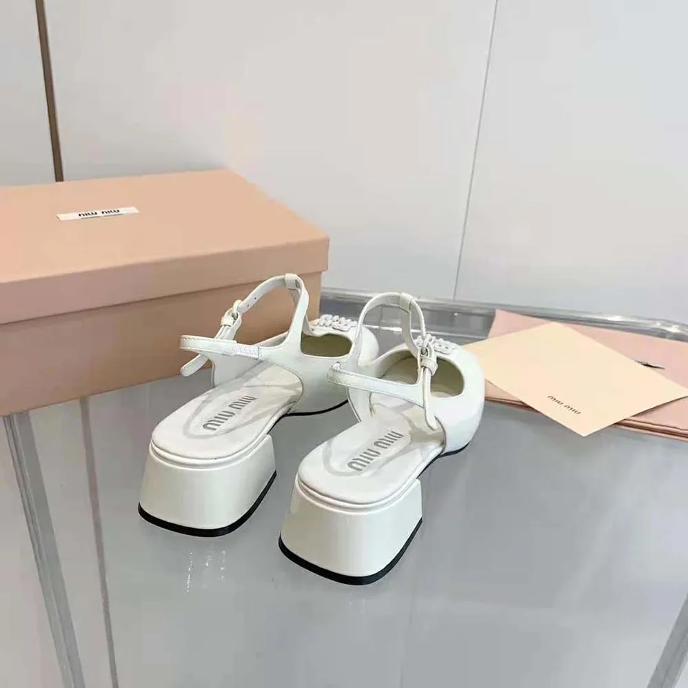 Miu Miu Patent Leather Slingback Pumps for Women in White Miu Miu Patent Leather Slingback Pumps for Women in White