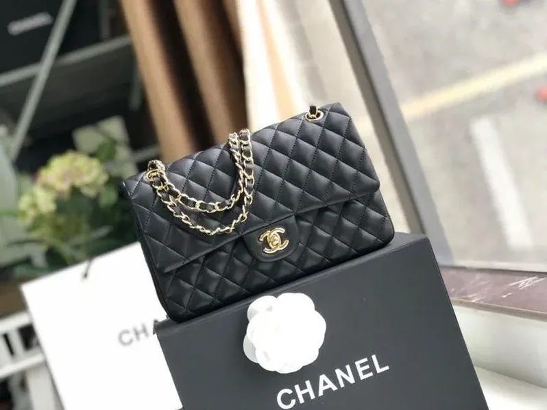 Special Set Chanel: Classic Flap Bag + Coco Crush Bracelet