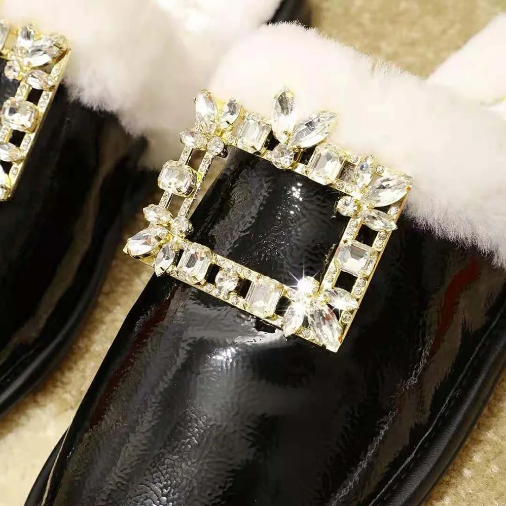 Roger Vivier Hotel Vivier Broche Vivier Buckle Mules in Patent Leather for Women