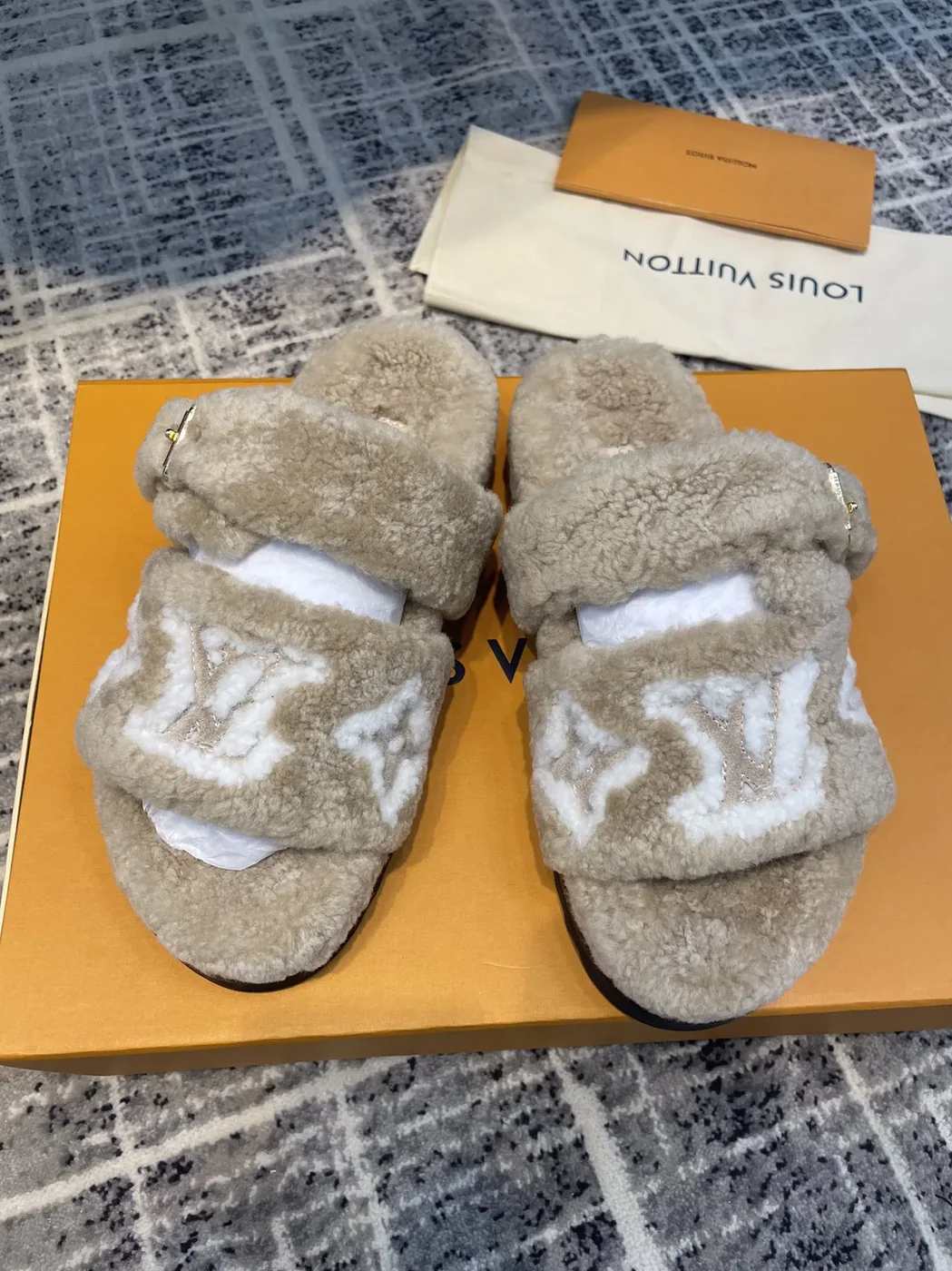 Louis Vuitton Paseo Flat Comfort Mule Grey for Women Louis Vuitton Paseo Flat Comfort Mule Grey for Women