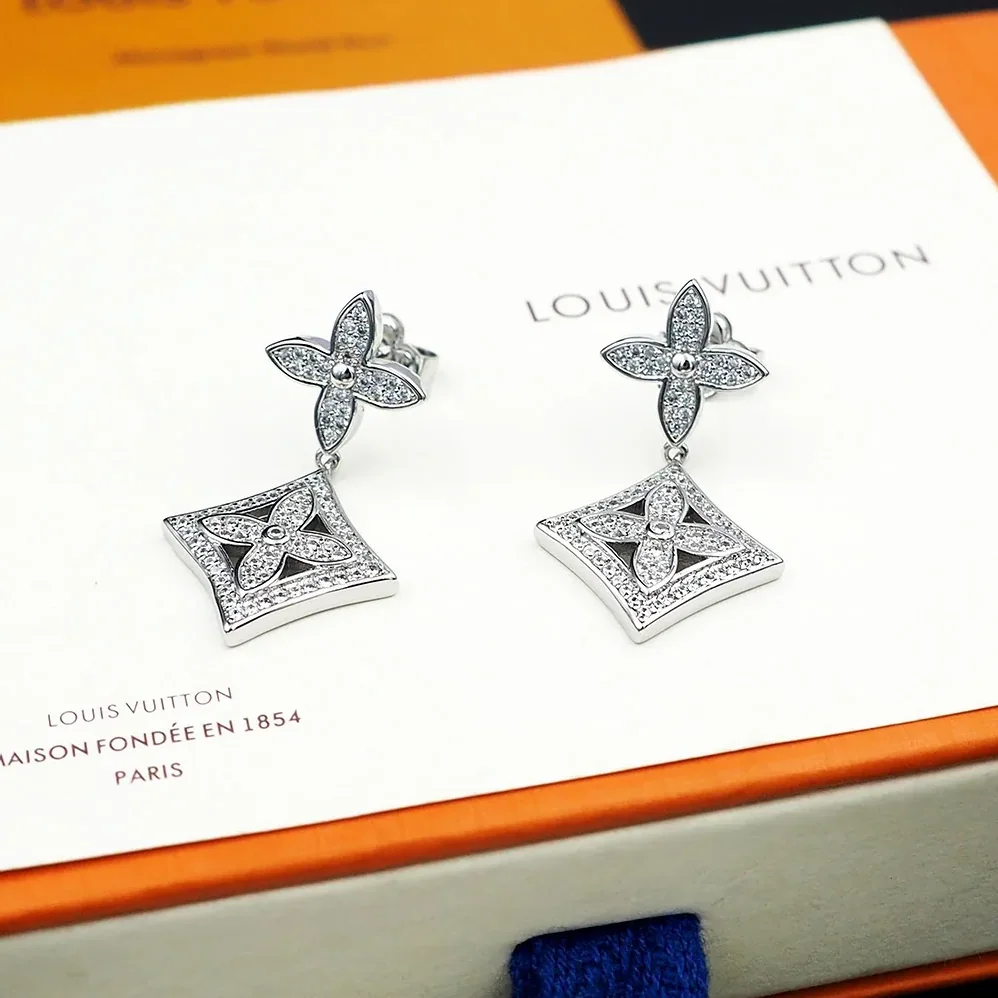 Louis Vuitton Diamond Floral Earrings Silver Louis Vuitton Diamond Floral Earrings Silver
