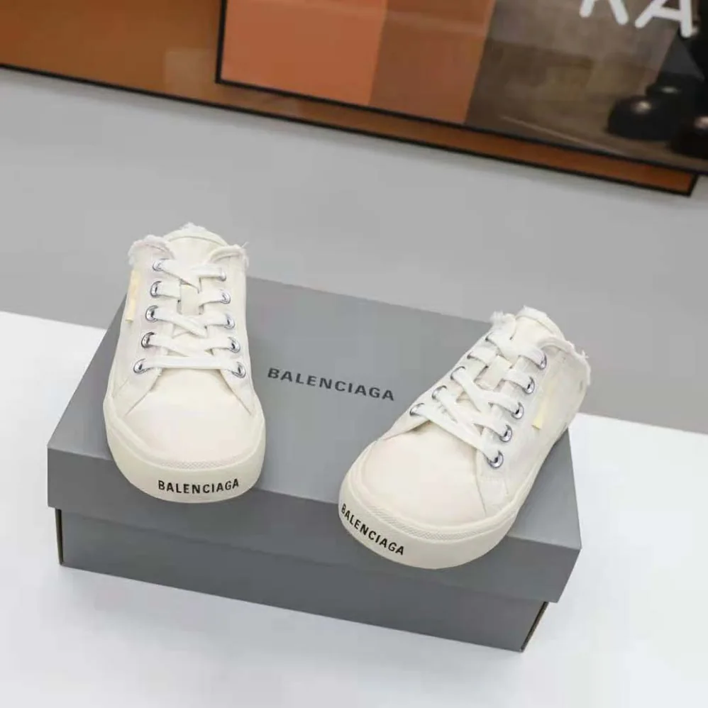 Balenciaga Paris Sneaker Mule in White Destroyed Cotton and White Rubber for Unisex Balenciaga Paris Sneaker Mule in White Destroyed Cotton and White Rubber for Unisex