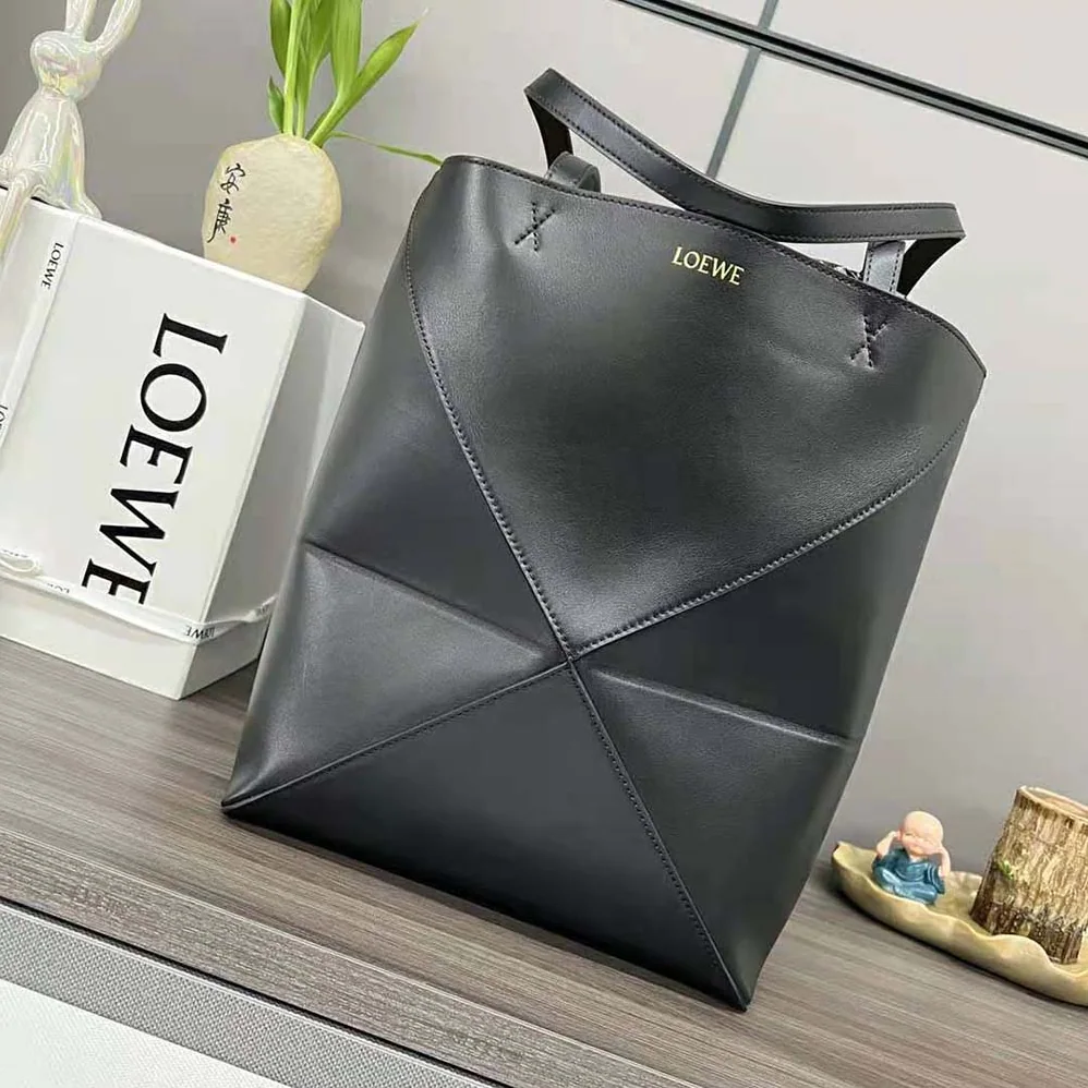 Loewe Puzzle Fold Tote in Shiny Calfskin for Unisex in Black Loewe Puzzle Fold Tote in Shiny Calfskin for Unisex in Black