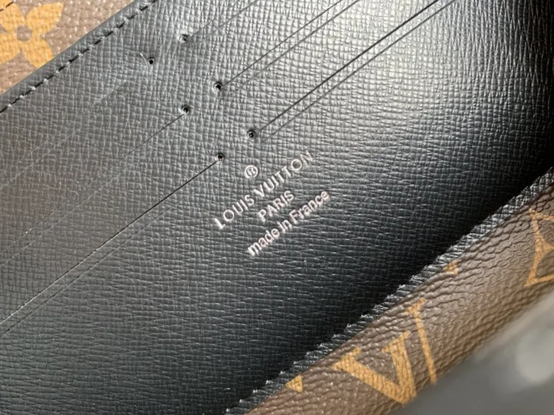 Louis Vuitton Zippy Dragonne Monogram Canvas Black Louis Vuitton Zippy Dragonne Monogram Canvas Black