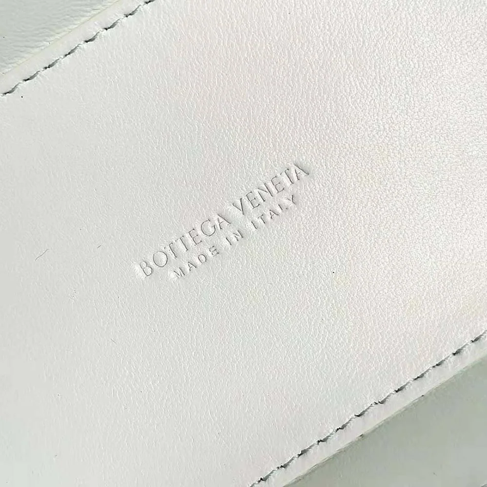 Bottega Veneta Mini Intrecciato Leather Vanity Case with Cross-Body Strap for Women in White Bottega Veneta Mini Intrecciato Leather Vanity Case with Cross-Body Strap for Women in White