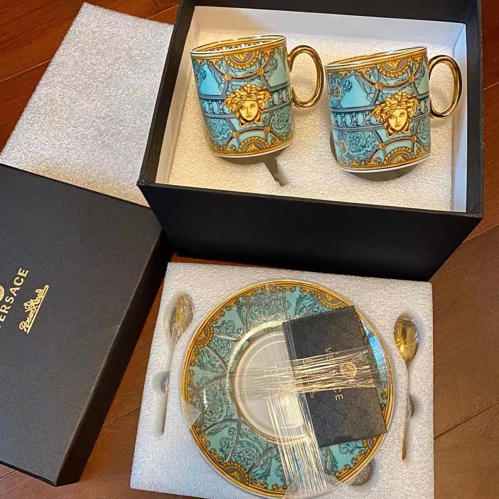 Versace Scala Del Palazzo Verde Mug for Unisex in Blue