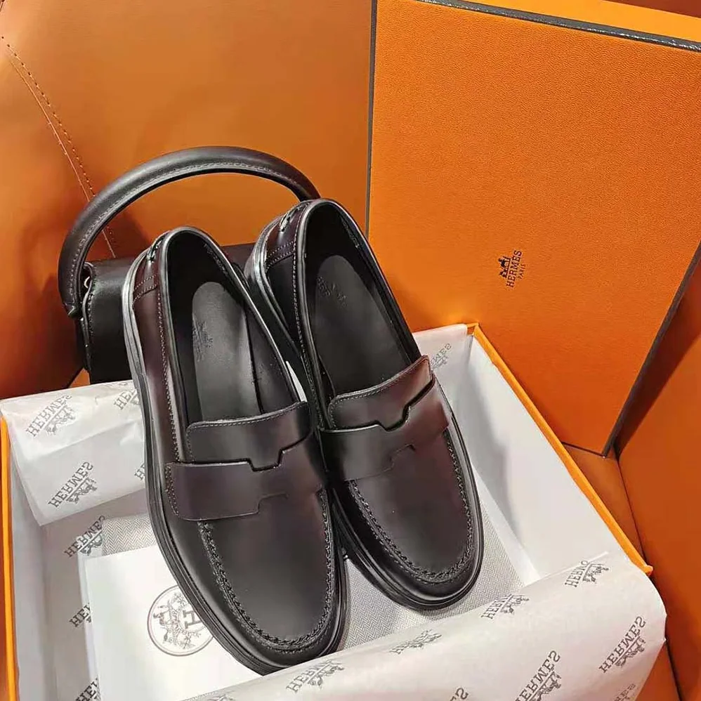 Hermes Hitch Loafer in Glazed Calfskin for Women in Black Hermes Hitch Loafer in Glazed Calfskin for Women in Black