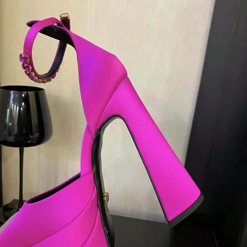 Versace Aevitas Pointy Platform Pumps in 16cm Heel Height for Women in Pink Versace Aevitas Pointy Platform Pumps in 16cm Heel Height for Women in Pink