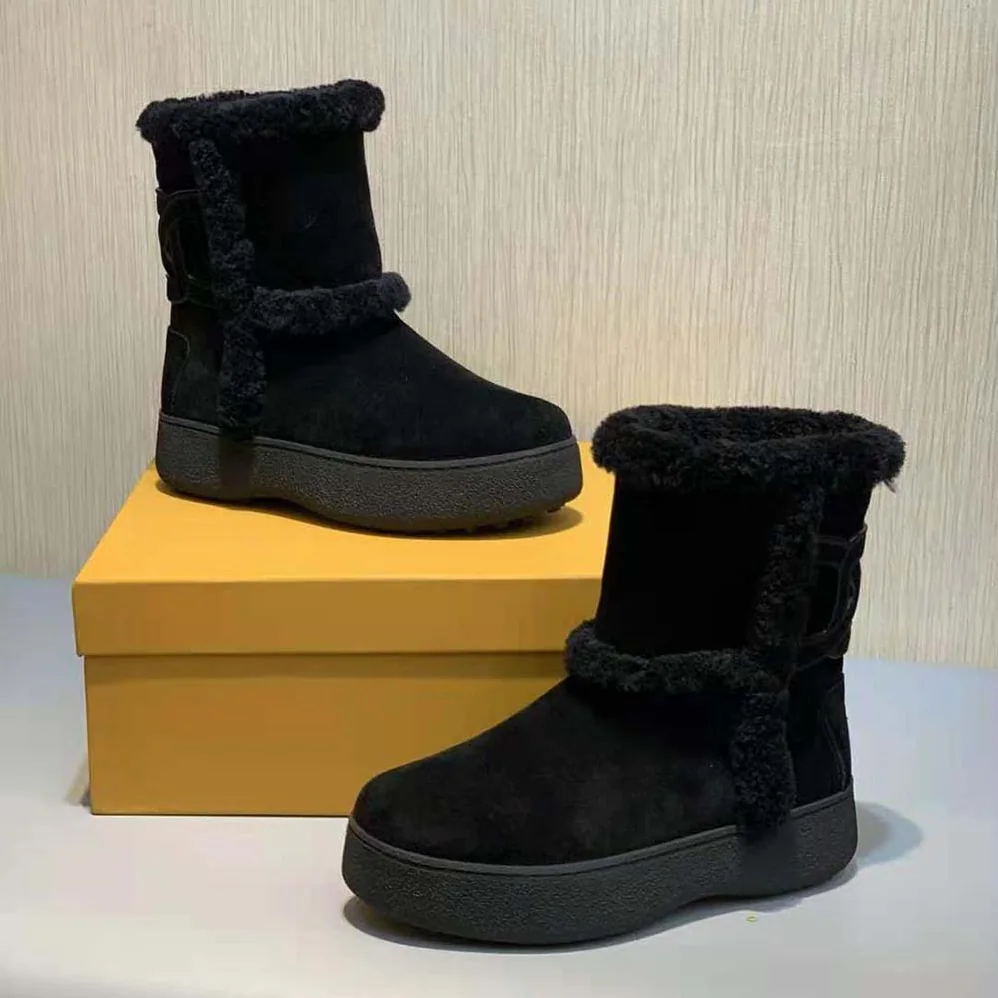 TODS Tod's W. G. Ankle Boots in Suede for Unisex in Black