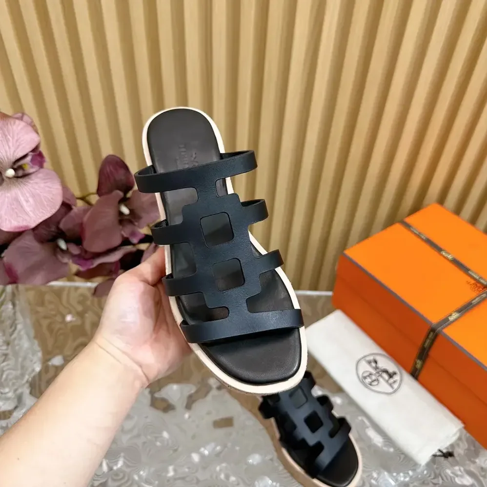 Hermes Isabella 30 Sandal in Calfskin-Black H241120Z for Women