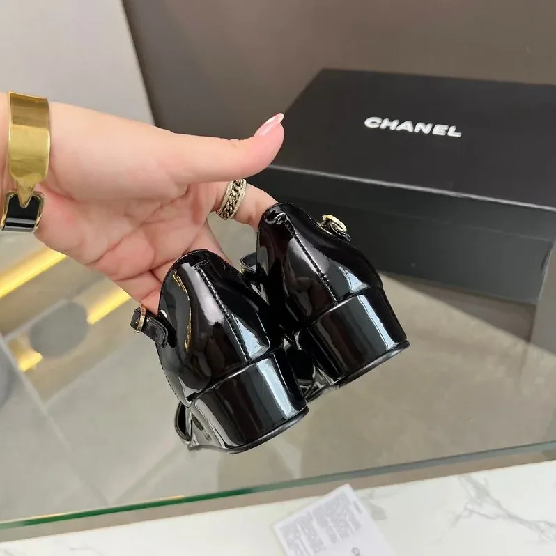 Chanel Flower Patterns Casual Black