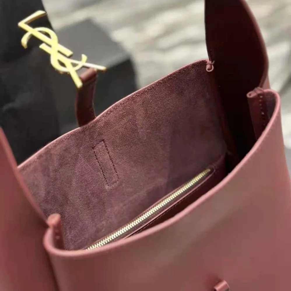 Saint Laurent YSL Le 5 à 7 Soft Small in Smooth Leather for Women in Maroon