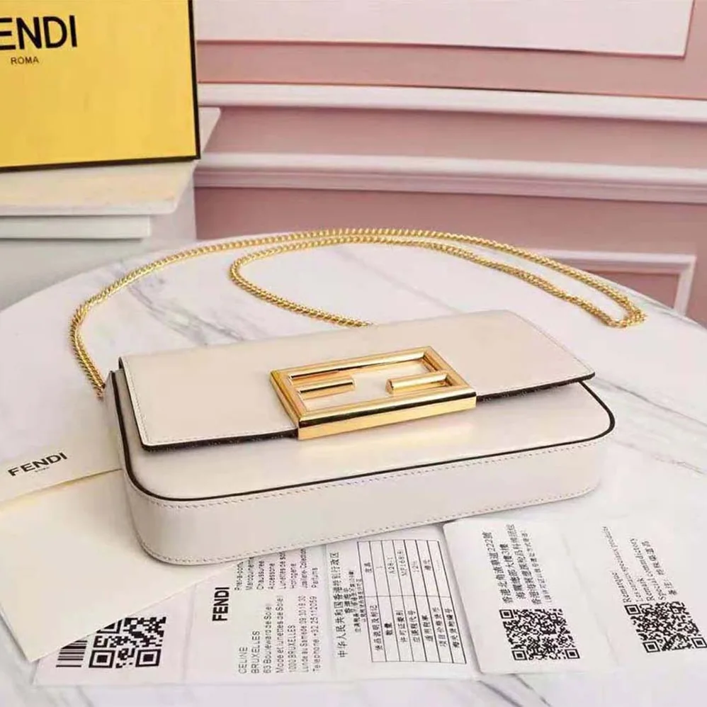 Fendi Wallet on Chain with Pouches Leather Mini-Bag for Women in White Fendi Wallet on Chain with Pouches Leather Mini-Bag for Women in White