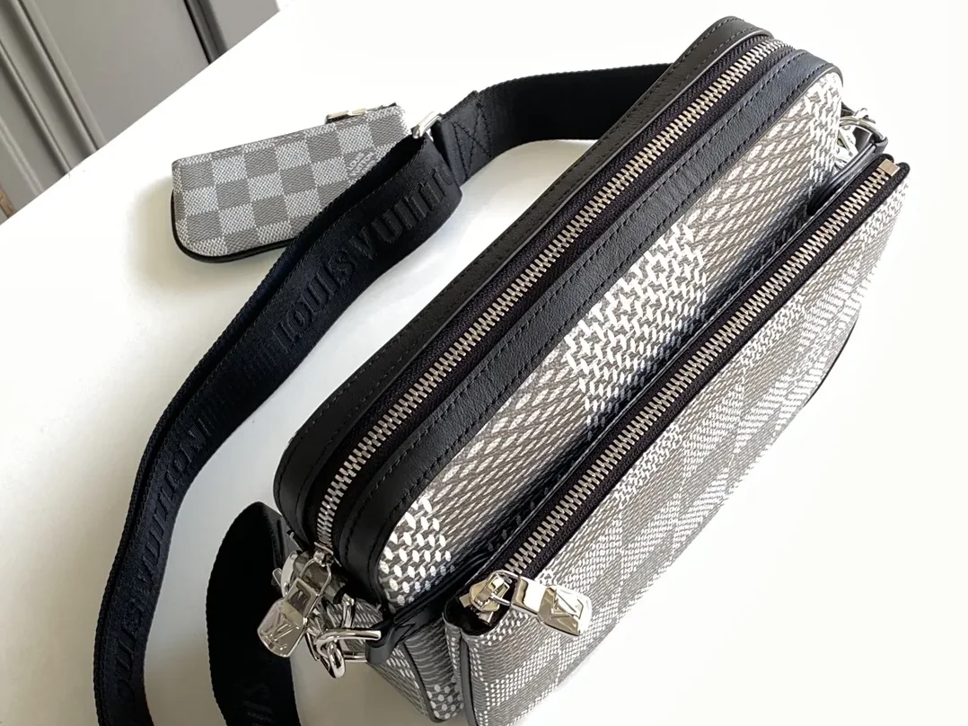 Louis Vuitton Trio Messenger Damier Graphite Plaster Louis Vuitton Trio Messenger Damier Graphite Plaster