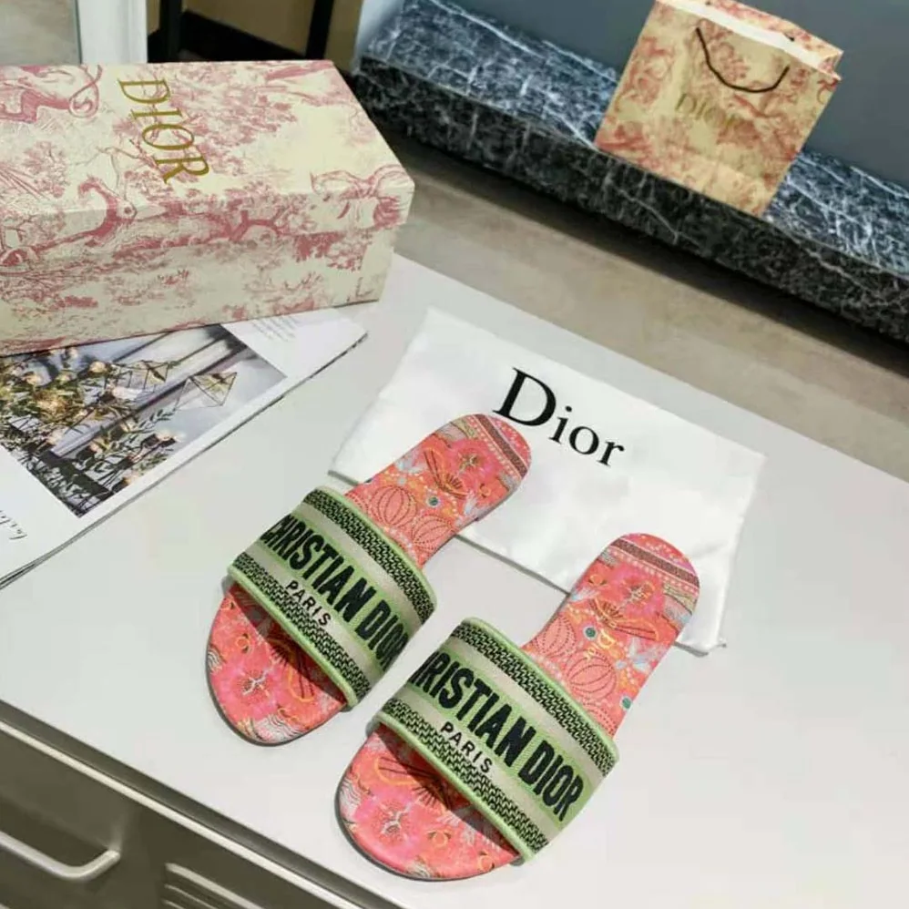 Dior Dway Slide Multicolor Embroidered Cotton for Women in Pink Dior Dway Slide Multicolor Embroidered Cotton for Women in Pink