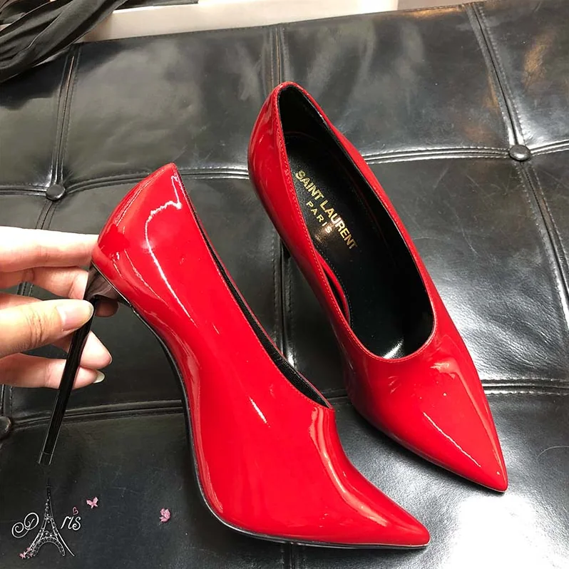 Saint Laurent YSL Shoes Teddy Pump Patent 10.5cm for Women in Red Saint Laurent YSL Shoes Teddy Pump Patent 10.5cm for Women in Red