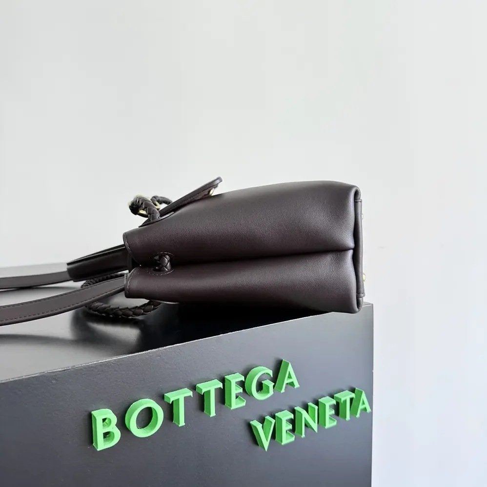 Bottega Veneta Small Ciao Ciao for Women in Chocolate
