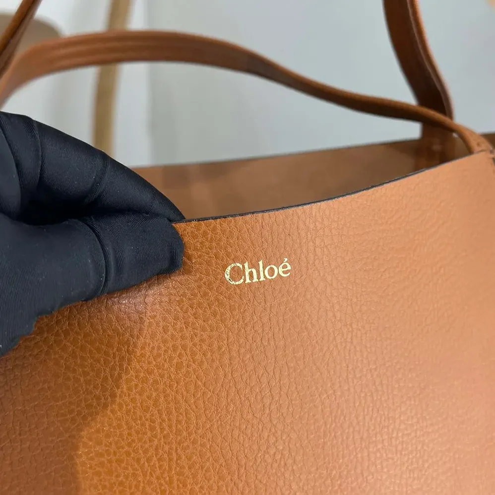 Chloe Large Chloé Spin Tote Bag in Grained Leather for Women in Brown
