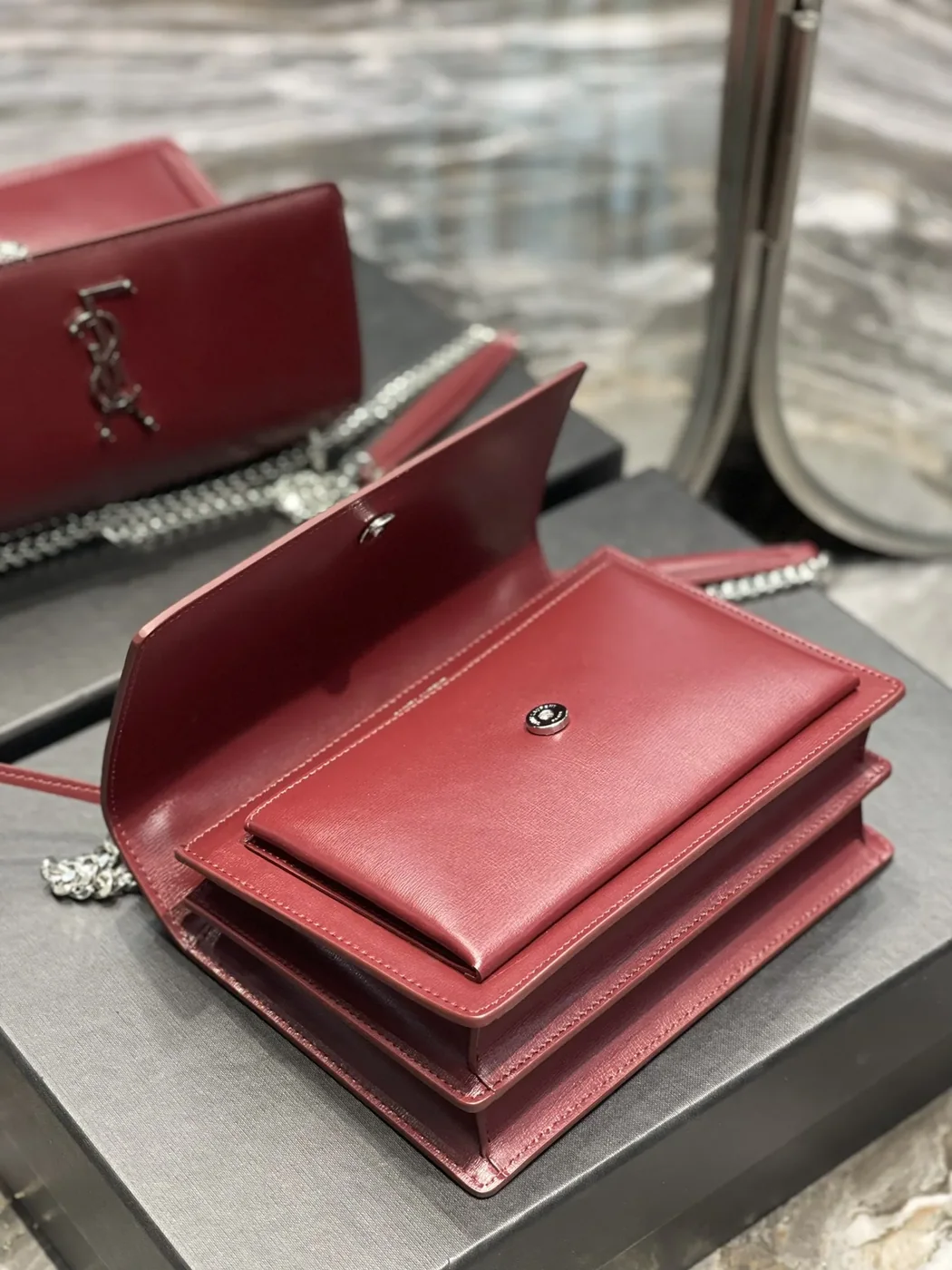Saint Laurent Sunset Medium Chain Bag Red / Saint Laurent Sunset Medium Chain Bag Red /