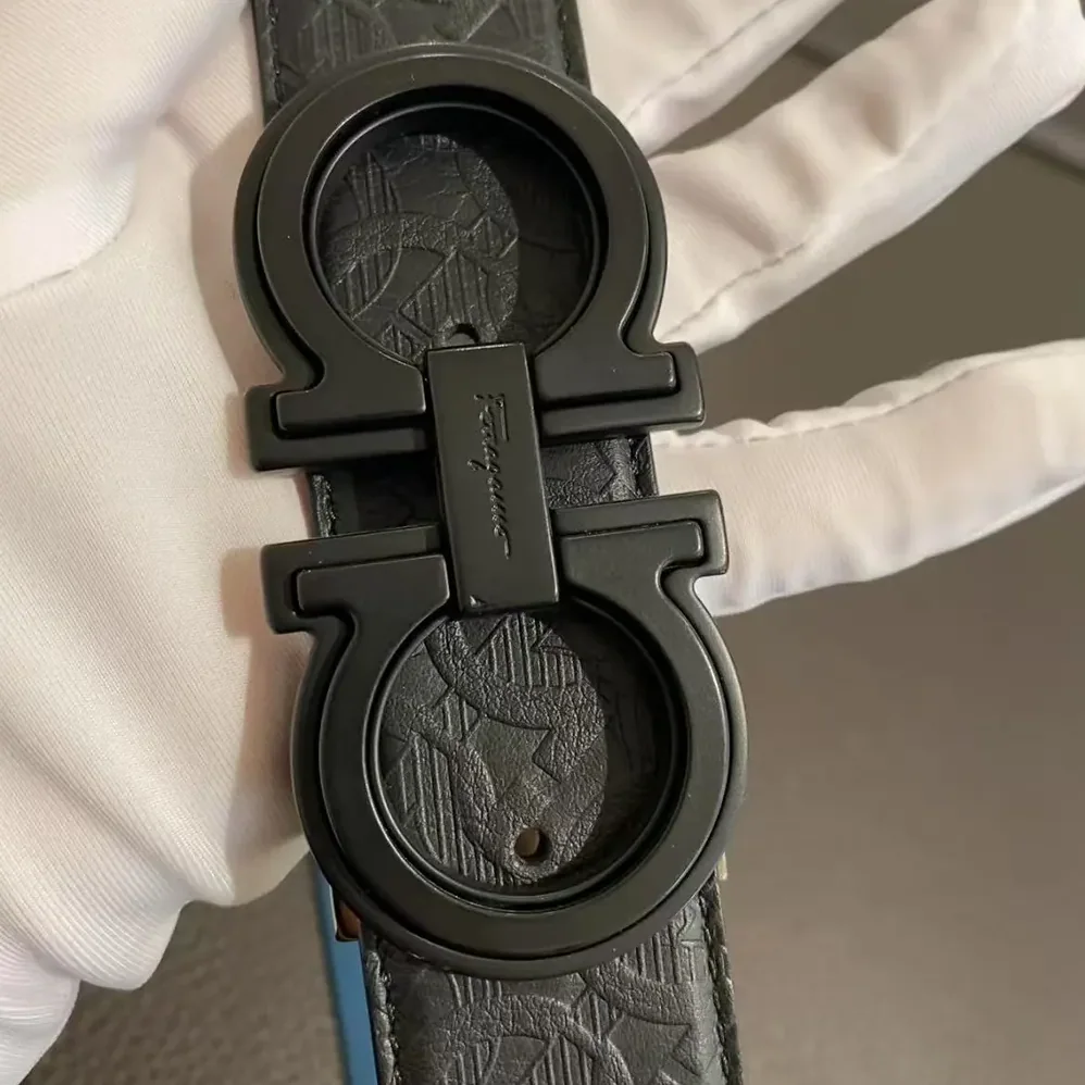 Salvatore Ferragamo Reversible and Adjustable Gancini Belt for Unisex in Black