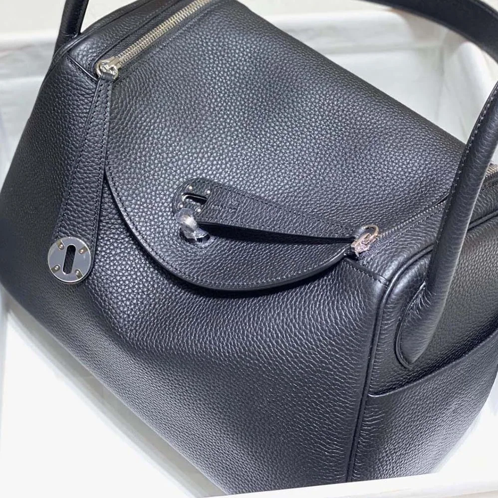 Hermes Lindy 26 in Clemence Leather for Women in Black