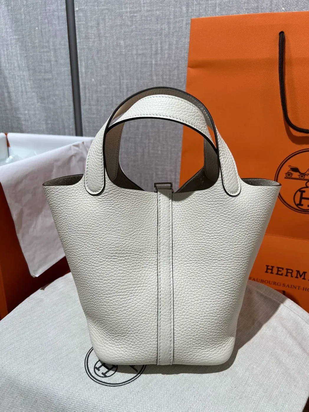 Hermes Picotin Lock 18 White Bag Hermes Picotin Lock 18 White Bag