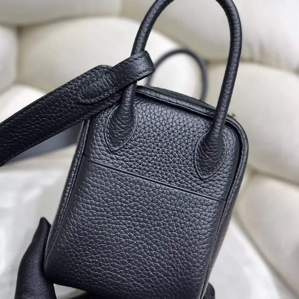 Hermes Lindy Mini 19 in Clemence Leather for Women in Black/Gold