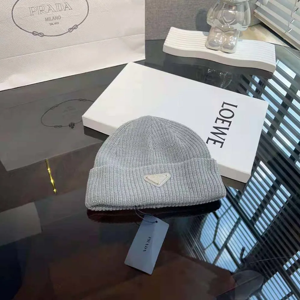 Prada Wool and Cashmere Beanie for Unisex in Silver Prada Wool and Cashmere Beanie for Unisex in Silver