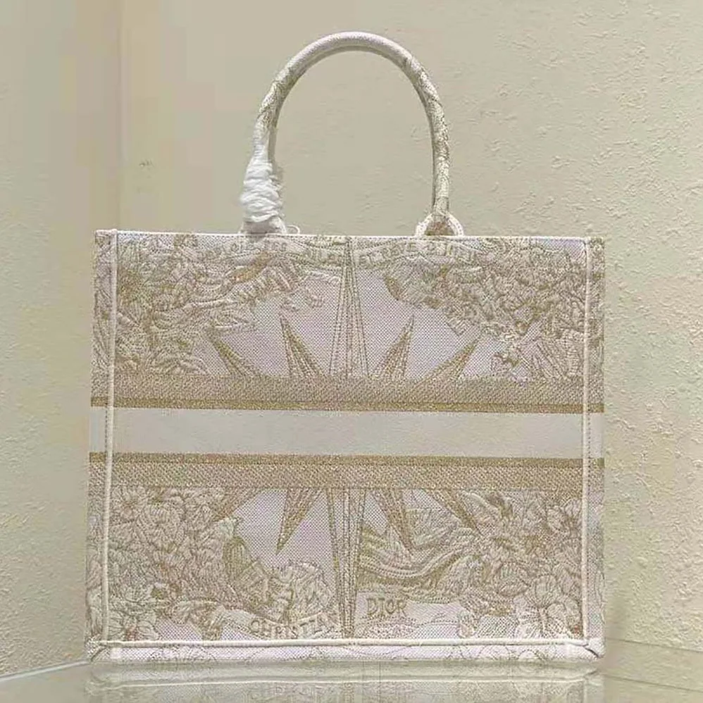 Dior Medium Dior Book Tote Dior Rêve d'Infini Embroidery with Gold for Women in Tone Metallic Thread
