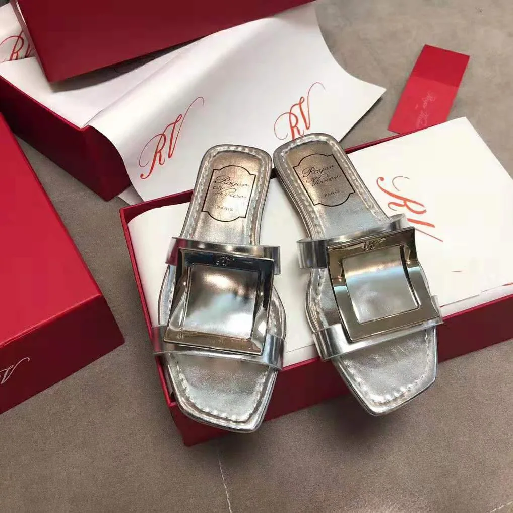Roger Vivier Bikiviv' Mules Flat Sandals for Women in Silver Roger Vivier Bikiviv' Mules Flat Sandals for Women in Silver