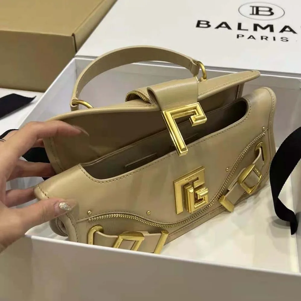 Balmain Blaze Clutch Bag in Smooth Leather for Women in Beige Balmain Blaze Clutch Bag in Smooth Leather for Women in Beige