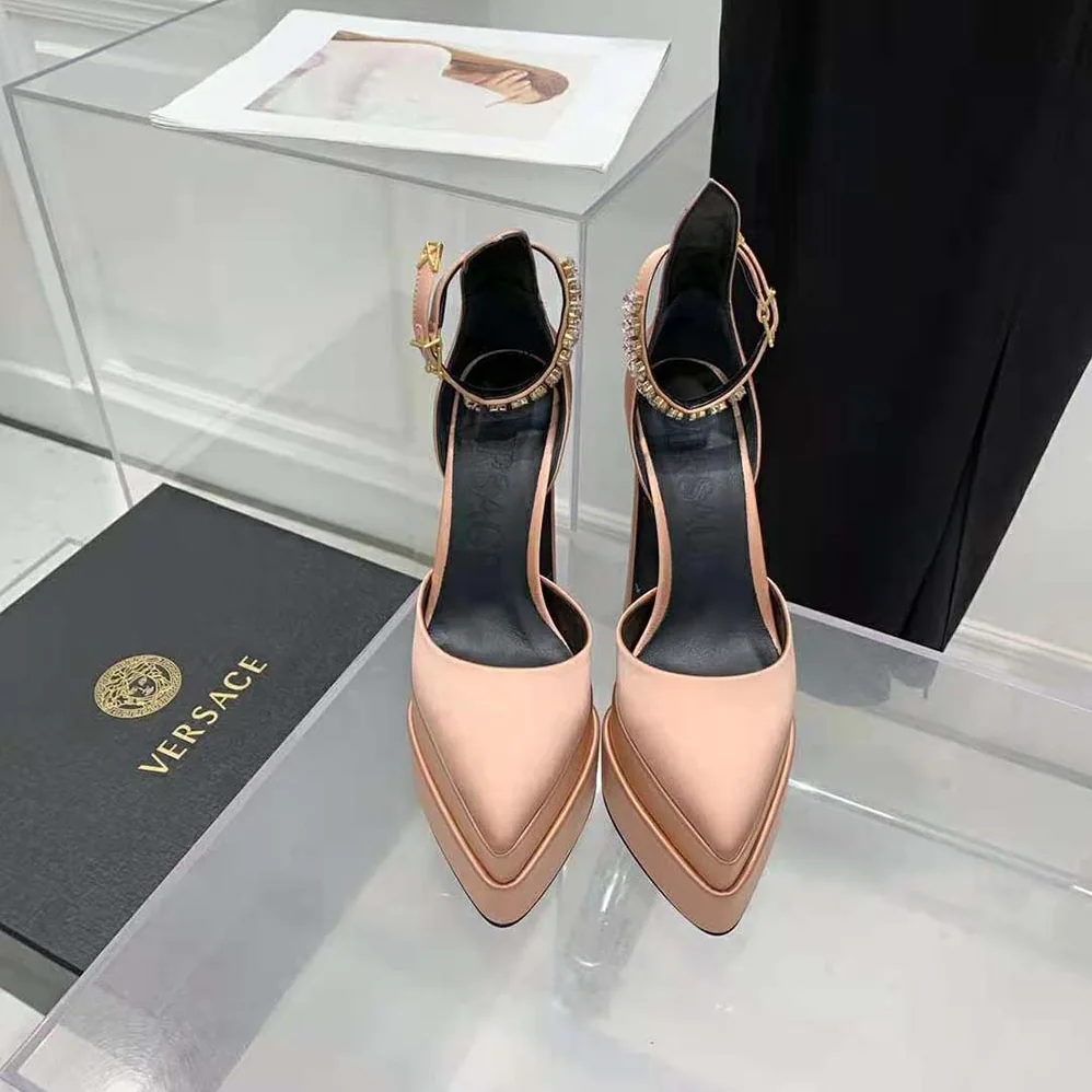 Versace Medusa Aevitas Platform Pumps in 15.5cm Heel Hight for Women in Pink