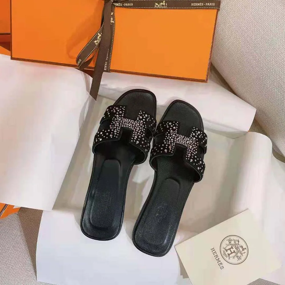 Hermes Oasis Sandal in Suede Goatskin for Women in Black Hermes Oasis Sandal in Suede Goatskin for Women in Black