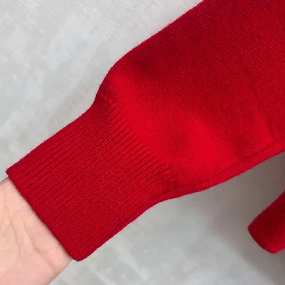 Burberry Cross Stitch EKD Wool Cashmere Sweater for Men in Red Burberry Cross Stitch EKD Wool Cashmere Sweater for Men in Red